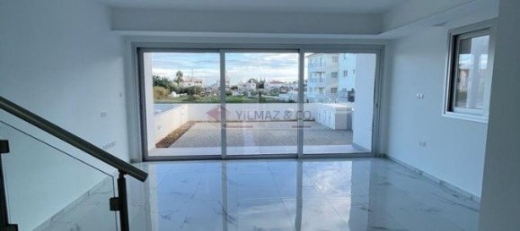 3 rooms House in Paralimni, Cyprus No. 24140 9
