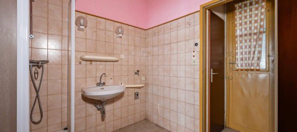 2 rooms Apartment in Favoriten, Austria No. 182608 9