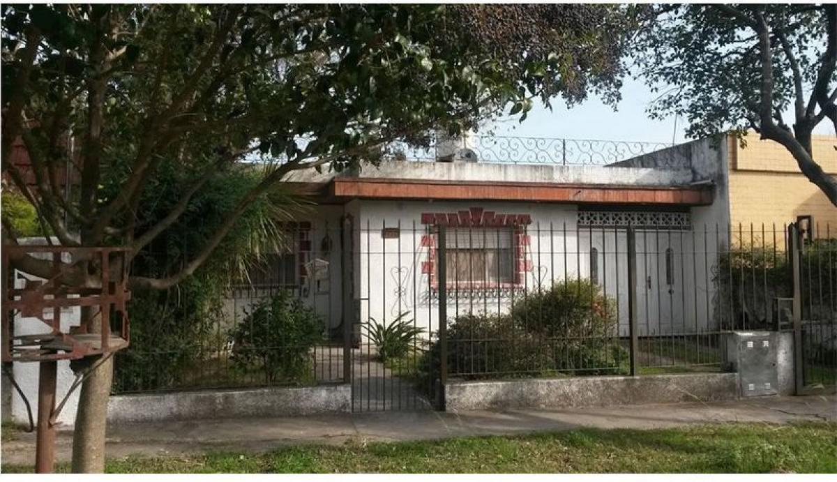 2 bedrooms House in Lomas de Zamora, Argentina No. 7502