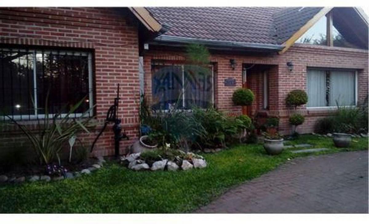 3 bedrooms House in Pilar, Argentina No. 19575