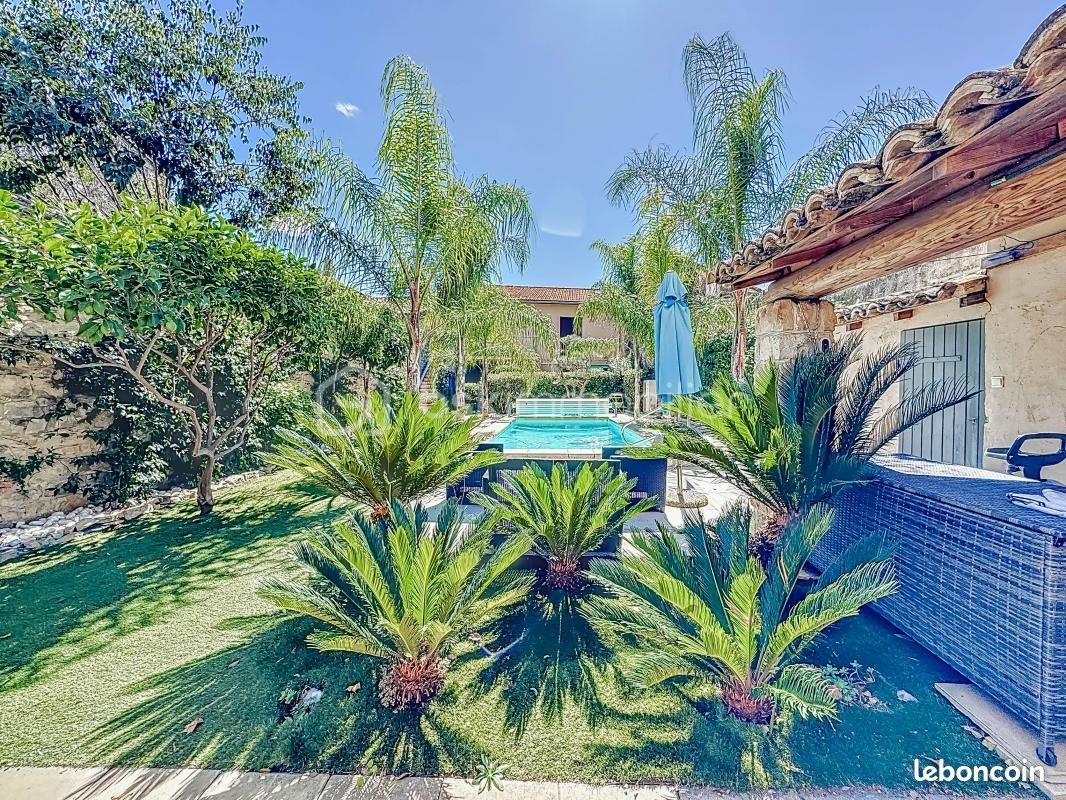 Castelos T7 em Marsillargues, France N.º 342268