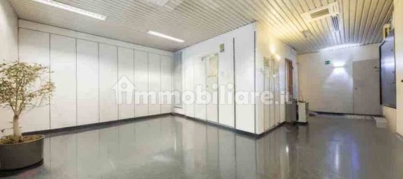 Propiedad comercial de 3 habitaciónes en Genoa, Italy No. 36439 14