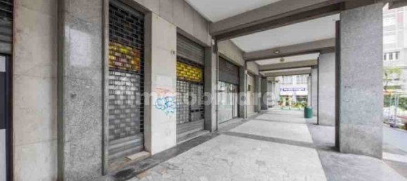 Propiedad comercial de 3 habitaciónes en Genoa, Italy No. 36439 2