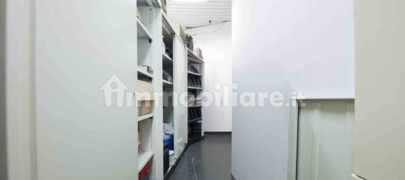 Propiedad comercial de 3 habitaciónes en Genoa, Italy No. 36439 12