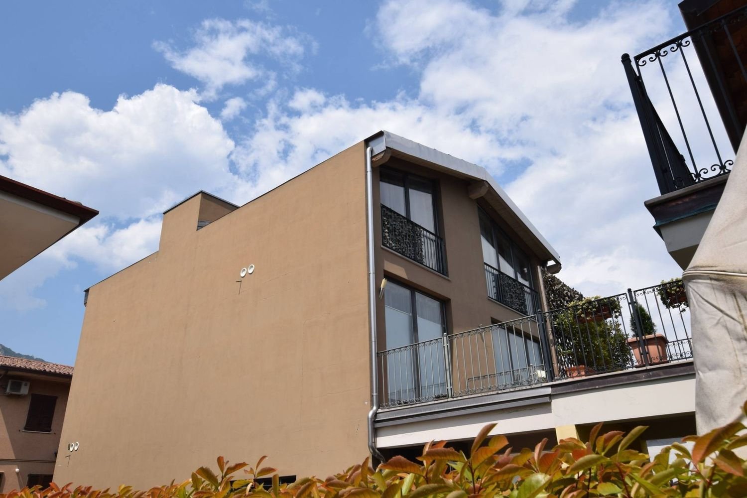 Edificio en Botticino, Italy 285 m² No. 391805