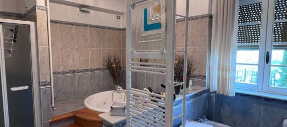 5 bedrooms Villa in Arezzo, Italy No. 337269 34