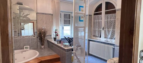 5 bedrooms Villa in Arezzo, Italy No. 337269 32