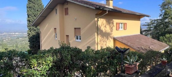 5 bedrooms Villa in Arezzo, Italy No. 337269 3