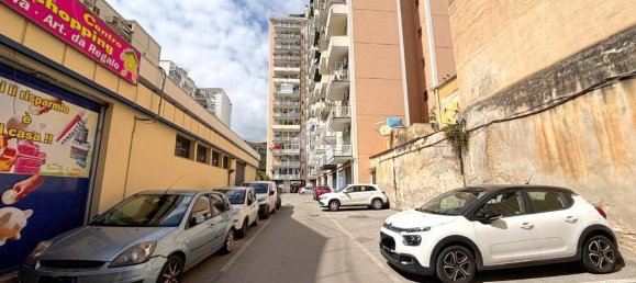 5 rooms Apartment in Palermo, Italy No. 38093 76