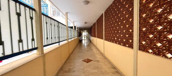 5 rooms Apartment in Palermo, Italy No. 38093 96