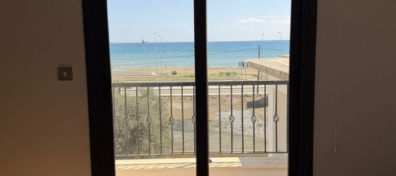 Квартира с 2 спальнями в Ливадия, Кипр № 25874 16