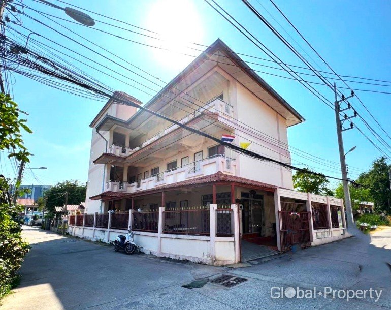  Commercial property in Pattaya, Thailand No. 11647
