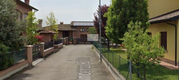 4 rooms Apartment in San Prospero, Italy No. 94996 2