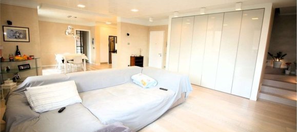 65 rooms Apartment in Maranello, Italy No. 11538 4