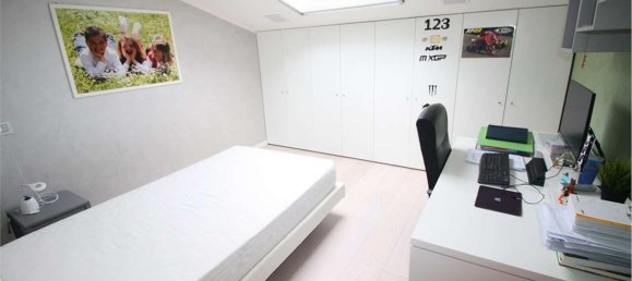 65 rooms Apartment in Maranello, Italy No. 11538 17