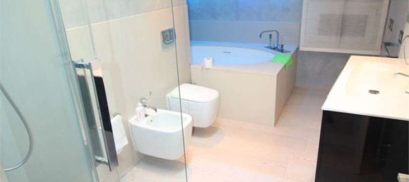 65 rooms Apartment in Maranello, Italy No. 11538 19