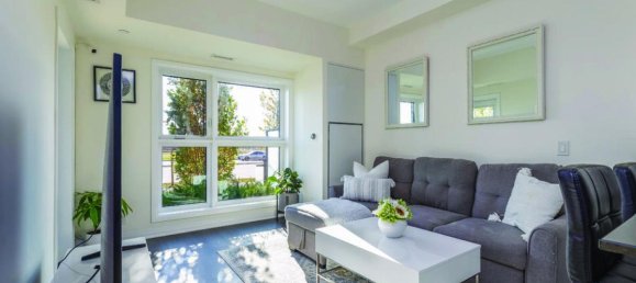 Studio in the Condo in Oakville, Canada No. 913 7