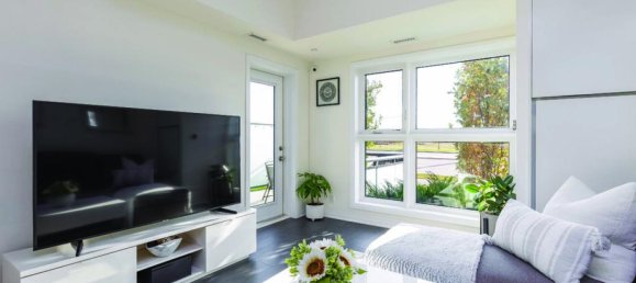 Studio in the Condo in Oakville, Canada No. 913 9