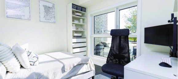 Studio in the Condo in Oakville, Canada No. 913 10