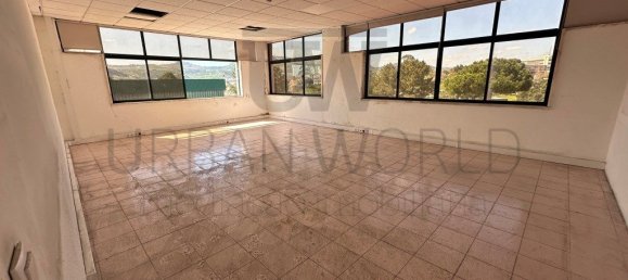 Lagerhaus in Loures, Portugal 2400m², Nr. 225236 10