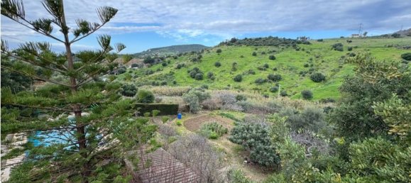 Casa de 4 dormitorios en Estepona, Spain No. 32341 3