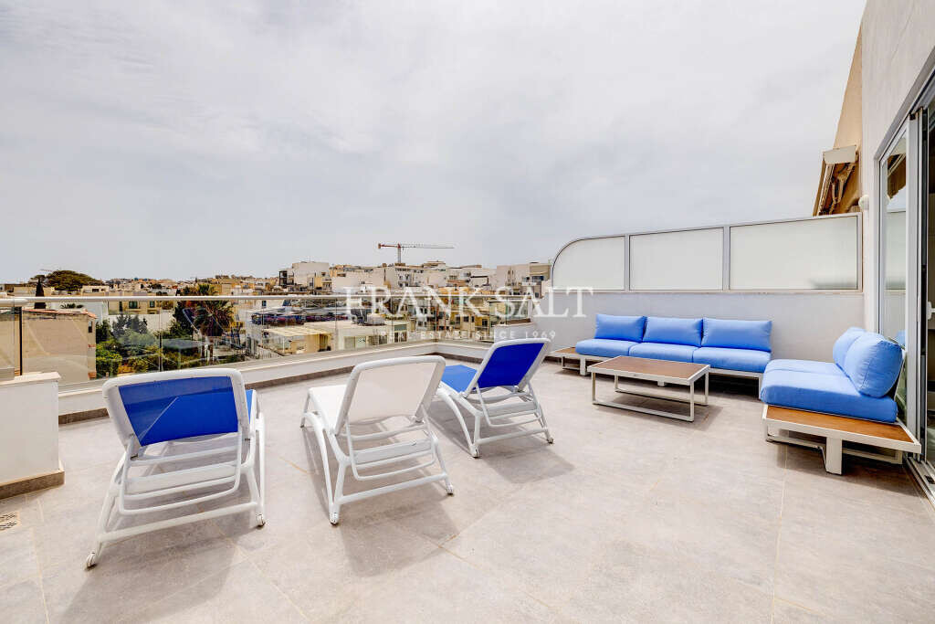 3 bedrooms Penthouse in Swieqi, Malta No. 7196