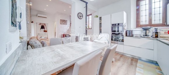 3 bedrooms House in Somma Lombardo, Italy No. 361304 3