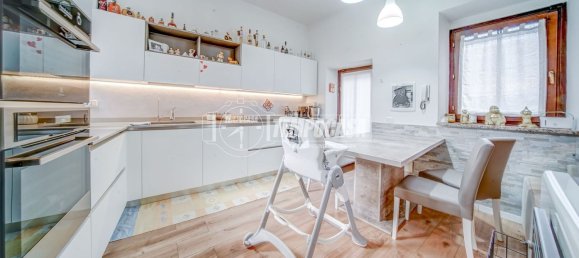 3 bedrooms House in Somma Lombardo, Italy No. 361304 2