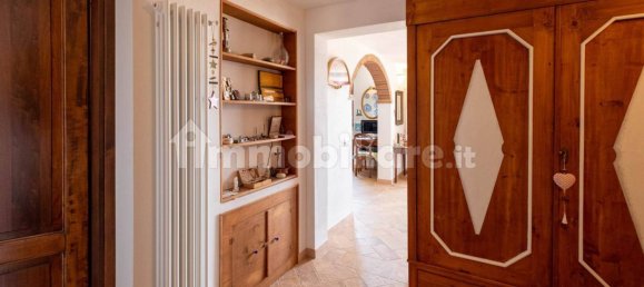4 bedrooms Villa in Volterra, Italy No. 61390 15