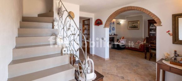 4 bedrooms Villa in Volterra, Italy No. 61390 18