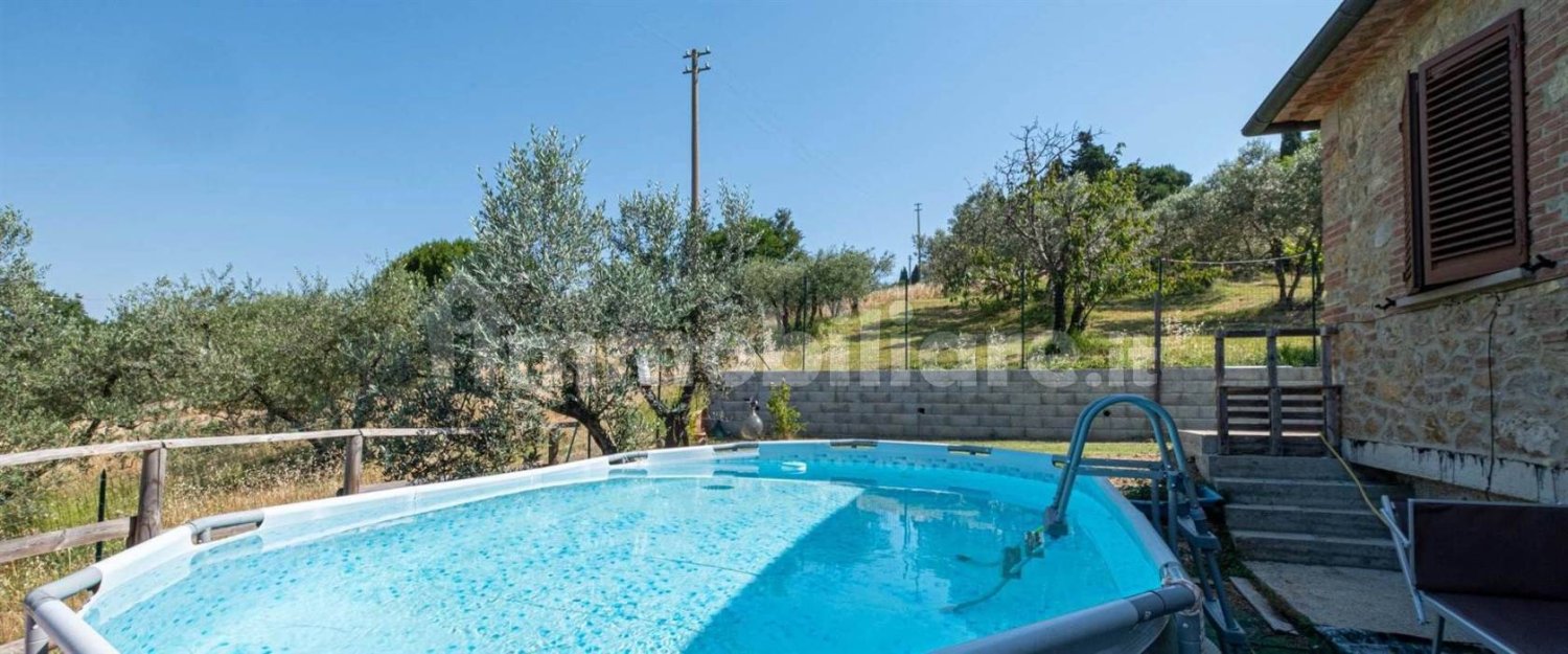 4 bedrooms Villa in Volterra, Italy No. 61390