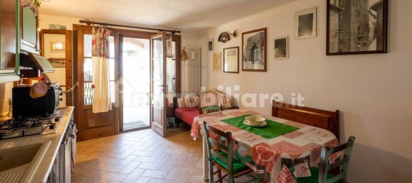 4 bedrooms Villa in Volterra, Italy No. 61390 12