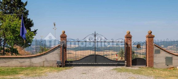 4 bedrooms Villa in Volterra, Italy No. 61390 2