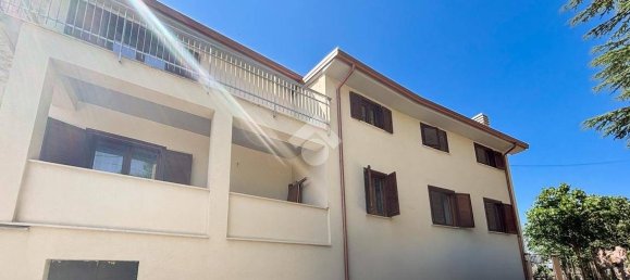 3 Schlafzimmer Wohnung in L'Aquila, Italy, Nr. 348154 6