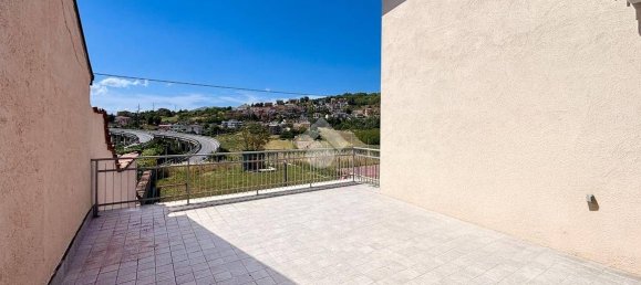 3 Schlafzimmer Wohnung in L'Aquila, Italy, Nr. 348154 13