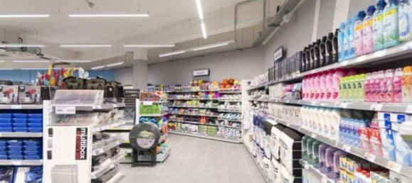 Propiedad comercial de 8 habitaciónes en Varese, Italy No. 92688 5