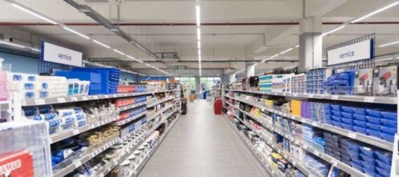 Propiedad comercial de 8 habitaciónes en Varese, Italy No. 92688 9