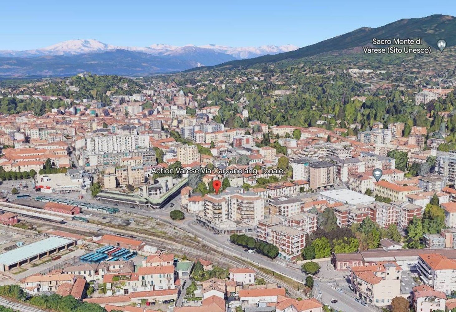 Propiedad comercial de 8 habitaciónes en Varese, Italy No. 92688