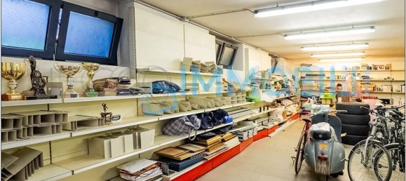242m² Commercial property in Lecco, Italy No. 113068 18