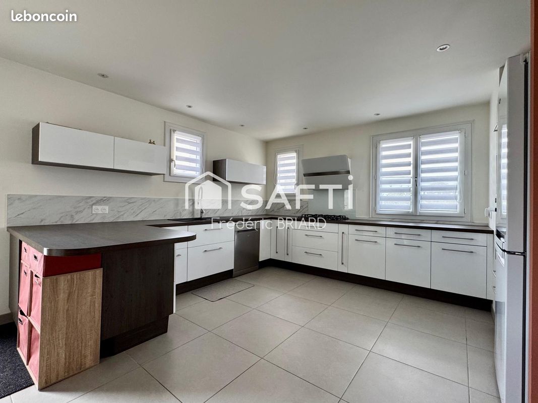 4 bedrooms House in Le Poire-sur-Vie, France No. 363172