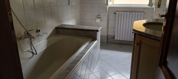 3 rooms Apartment in San Giacomo Filippo, Italy No. 278457 11