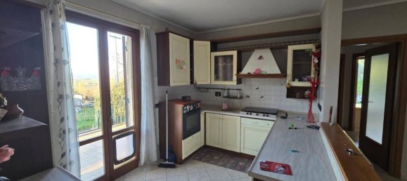5 rooms Apartment in Bettona, Italy No. 136729 3