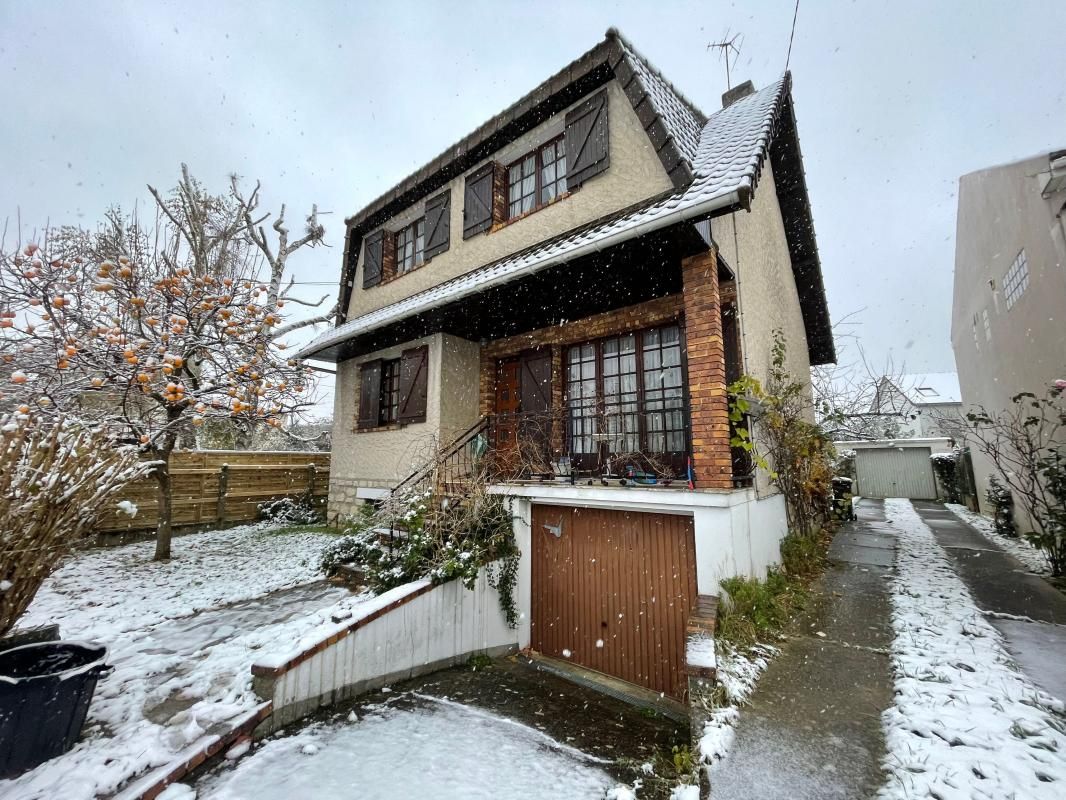 4 غرف نوم منزل في Sucy-en-Brie, France رقم 166404