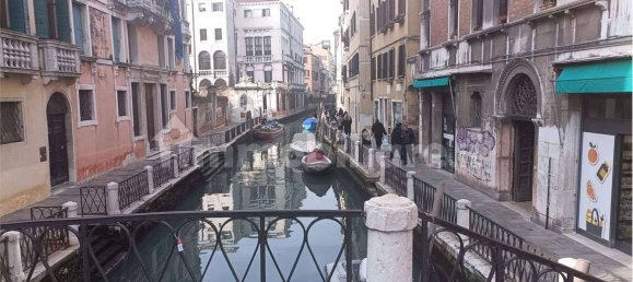 4 rooms Commercial property in Venice, Italy No. 61606 8