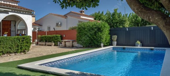 Casa de 5 dormitorios en Empuriabrava, Spain No. 173599 3