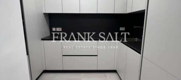 1 bedroom Apartment in Sliema, Malta No. 11331 2