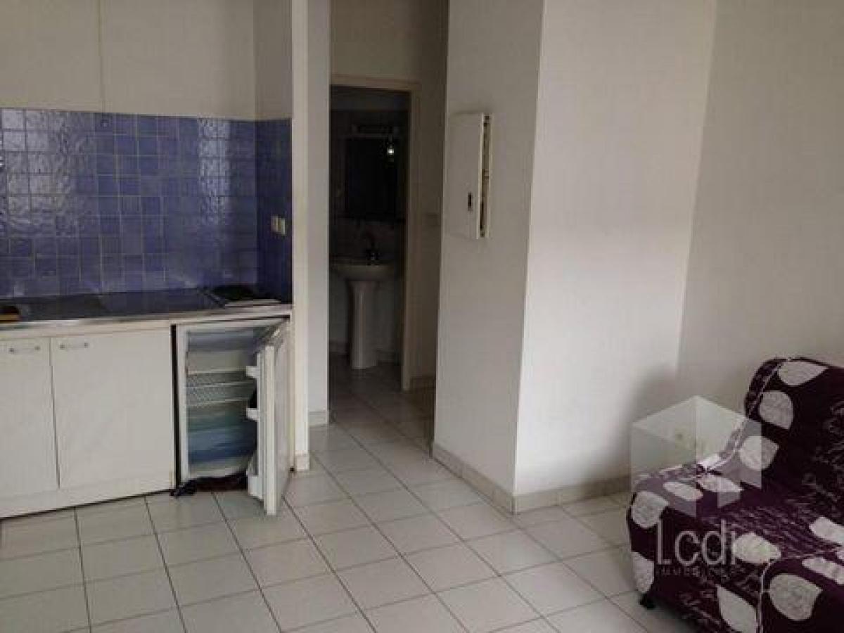 Studio in Entrecasteaux, France No. 33400