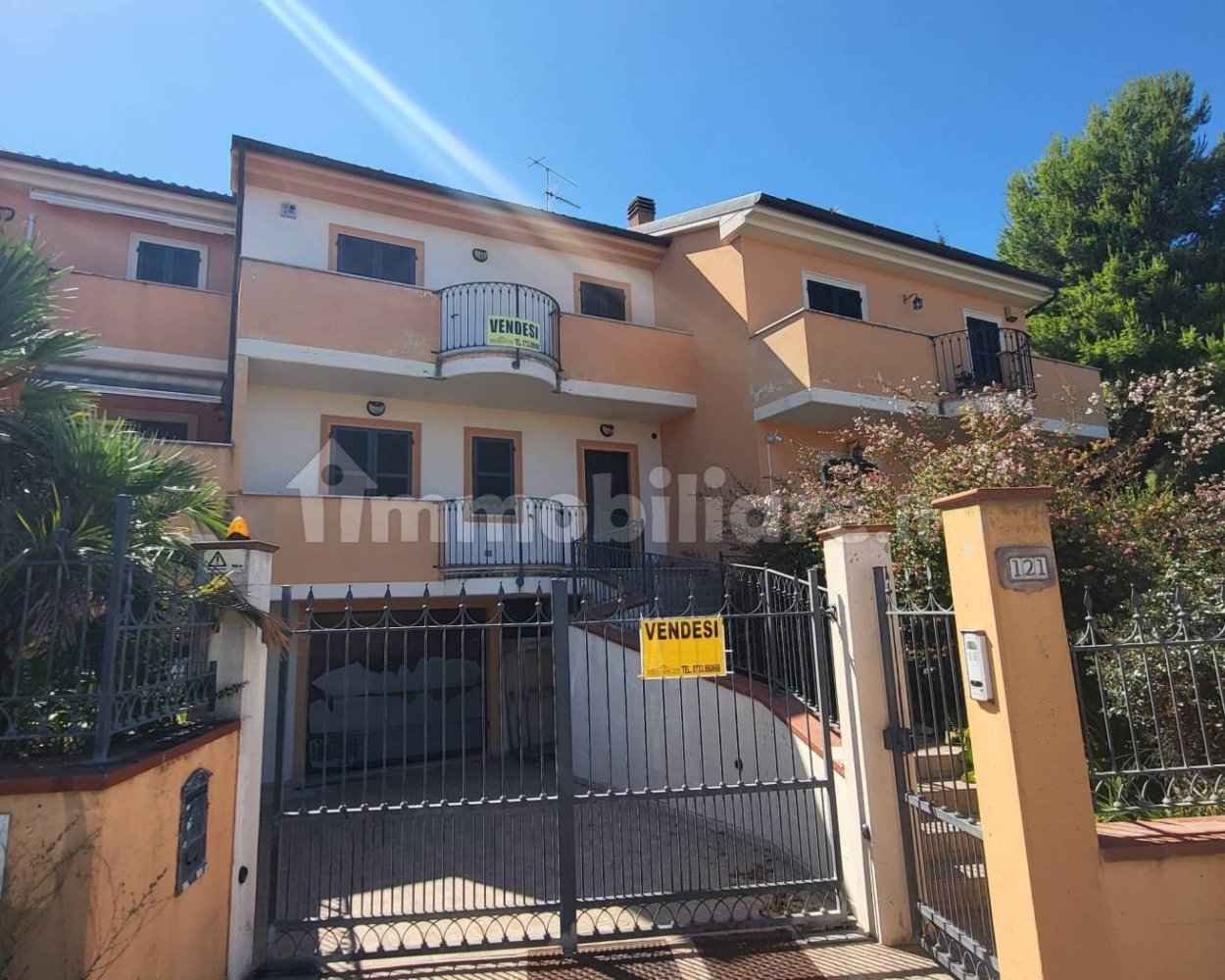 3 bedrooms House in Potenza Picena, Italy No. 347679