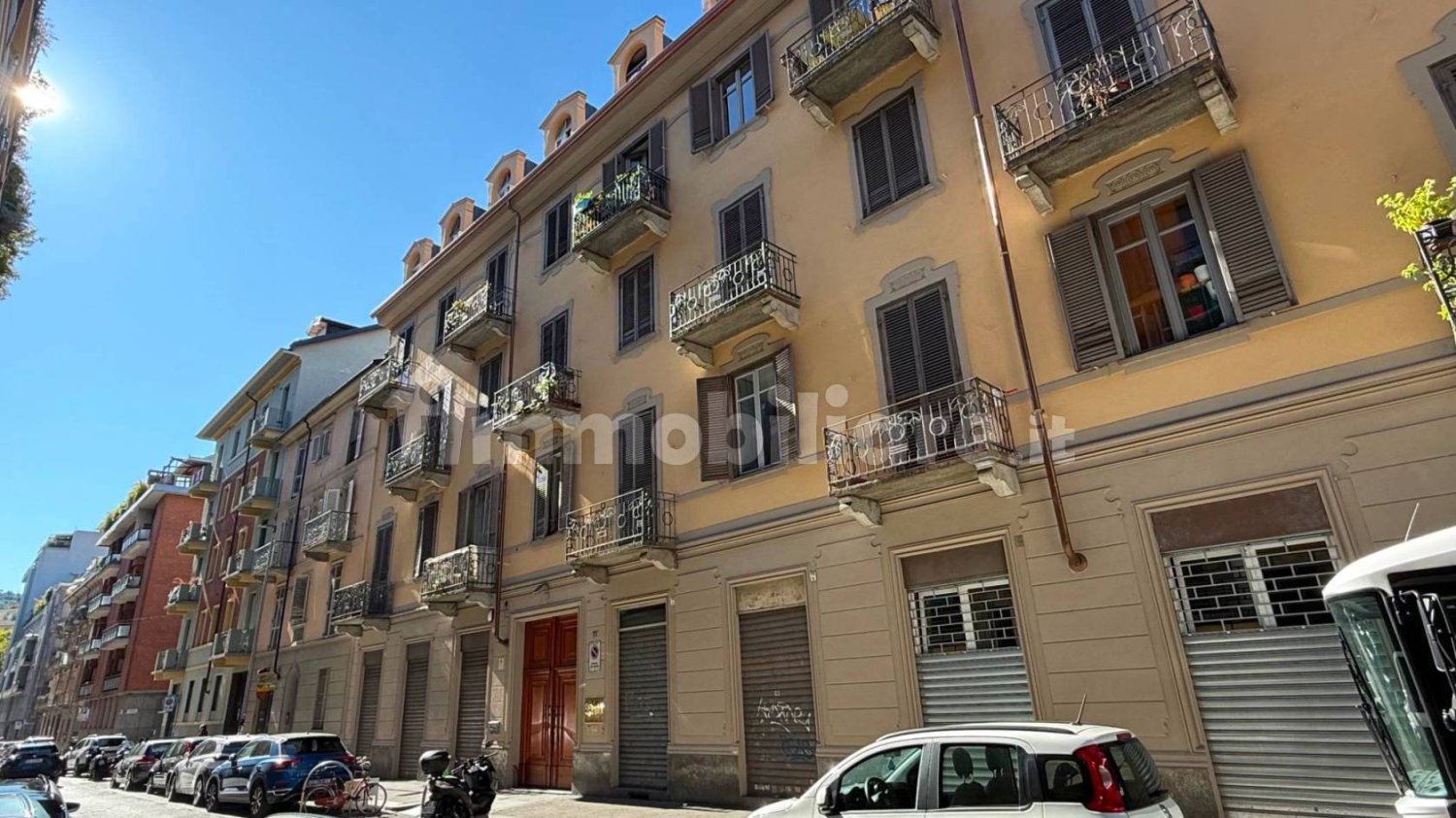 1 bedroom Apartment in Turin, Italy No. 325036