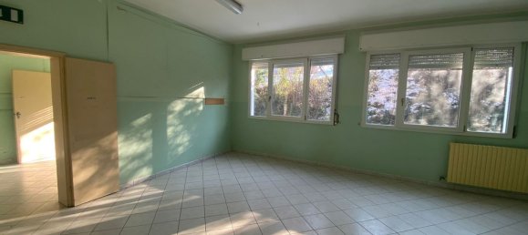 5 rooms House in Sassuolo, Italy No. 188775 9